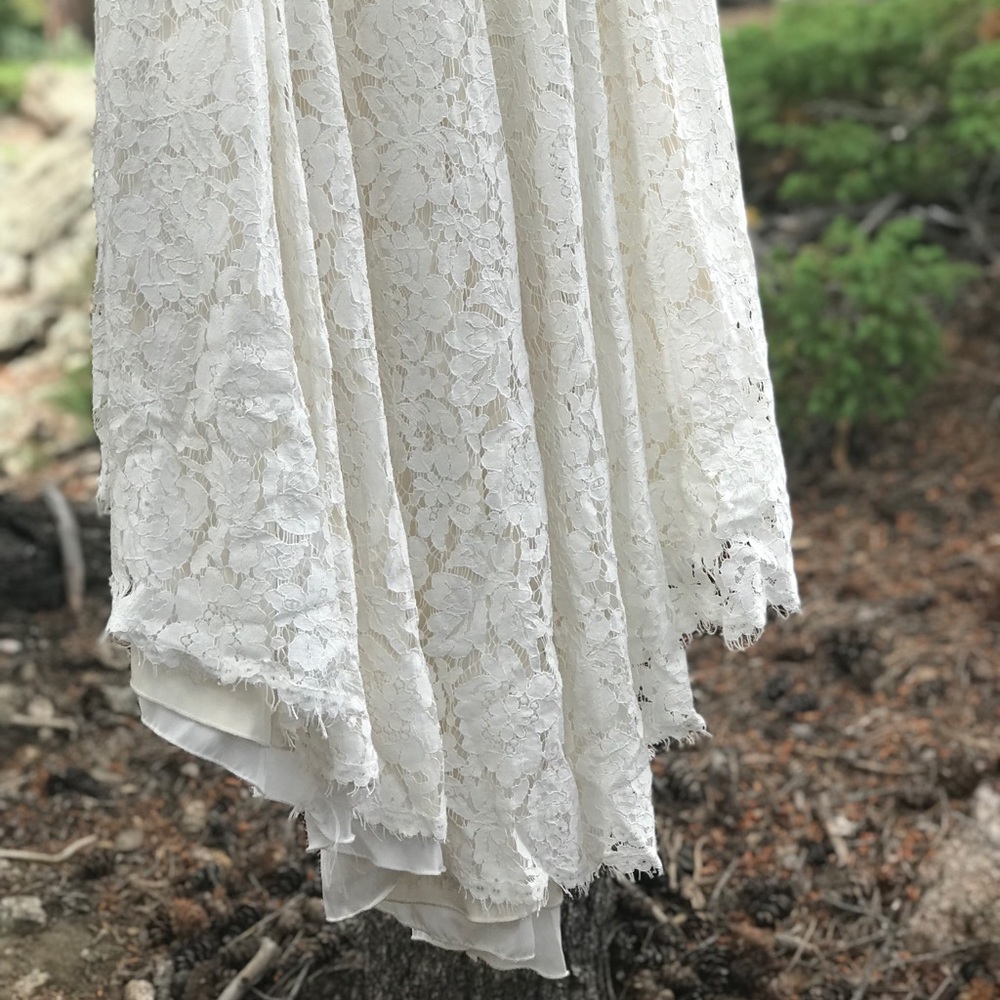Beautiful lace Adria Gown gown by NYC designer. - Picture 6 of 8
